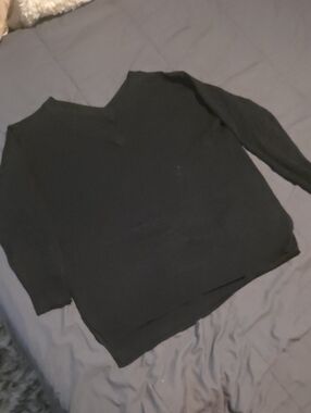 Ing Black V-neck Women's Sweater
